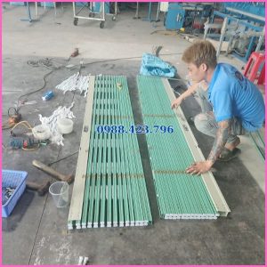 Làm cửa xếp