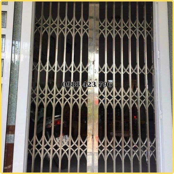 Giá tiền cửa kéo