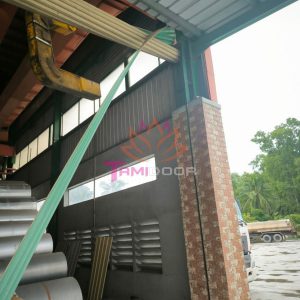 Cửa cuốn bị sập